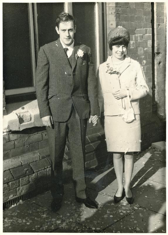 Carol Wilson & Keith Jones' wedding day, 29th October 1966 at Coventry Register Office - CLICK TO VIEW ZOOMED IMAGE Family image