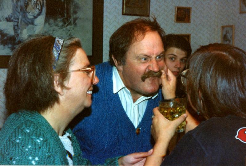 Carol & Keith Jones' 25th Wedding Anniversary - 29th October 1991 - CLICK TO VIEW ZOOMED IMAGE Family image
