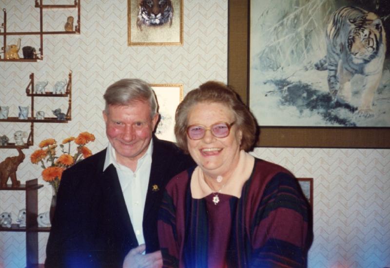 Carol & Keith Jones' 25th Wedding Anniversary - 29th October 1991 - CLICK TO VIEW ZOOMED IMAGE Family image