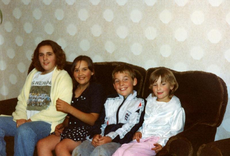Carol & Keith Jones' 25th Wedding Anniversary - 29th October 1991 - CLICK TO VIEW ZOOMED IMAGE Family image